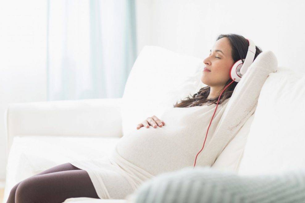 Музыка при беременности для развития малыша: что слушать будущим мамам