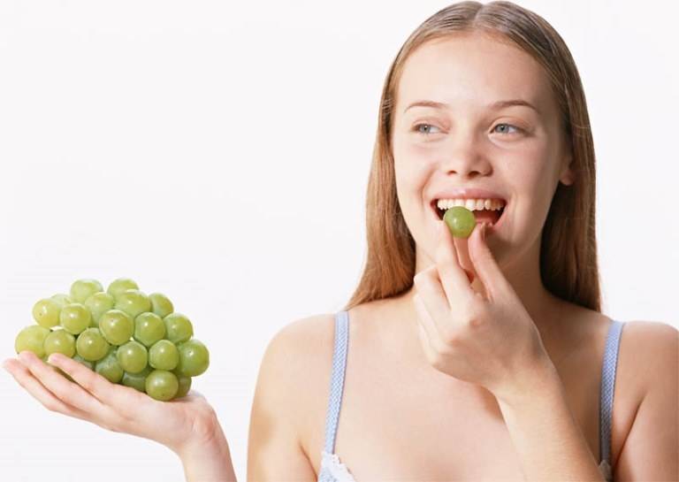Полезно ли присутствие винограда в рационе кормящей мамы при грудном вскармливании