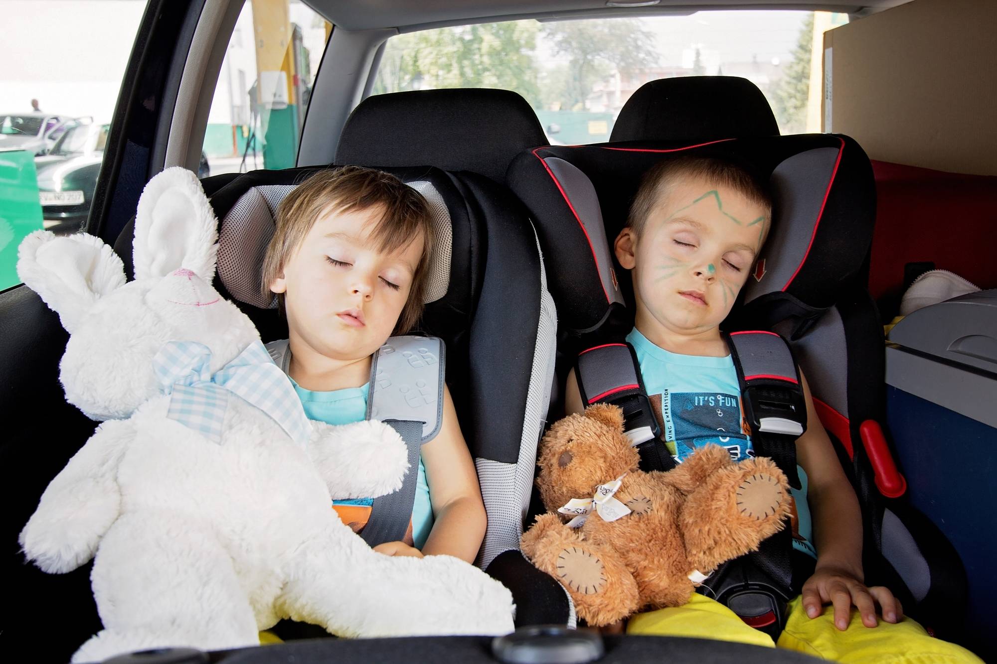Как улучшить автомобильное путешествие с детьми: ценные лайфхаки