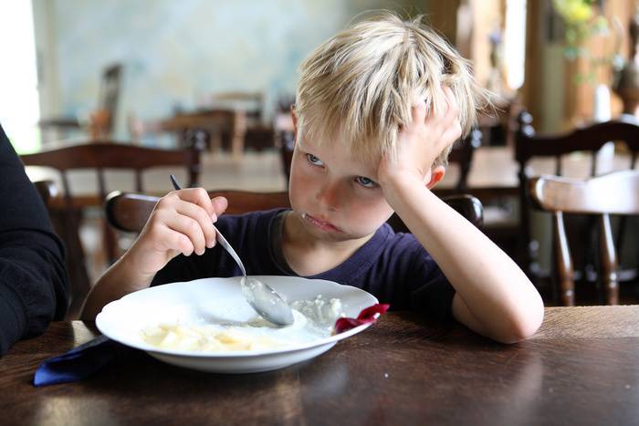 Как накормить ребенка, который отказывается есть суп