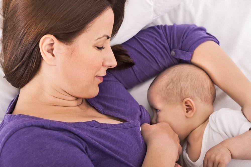 Когда кормящей маме необходим маммолог?