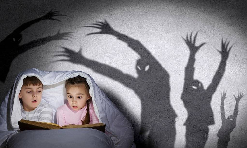 Почему ребенок боится чужих людей: причины и как помочь преодолеть страх