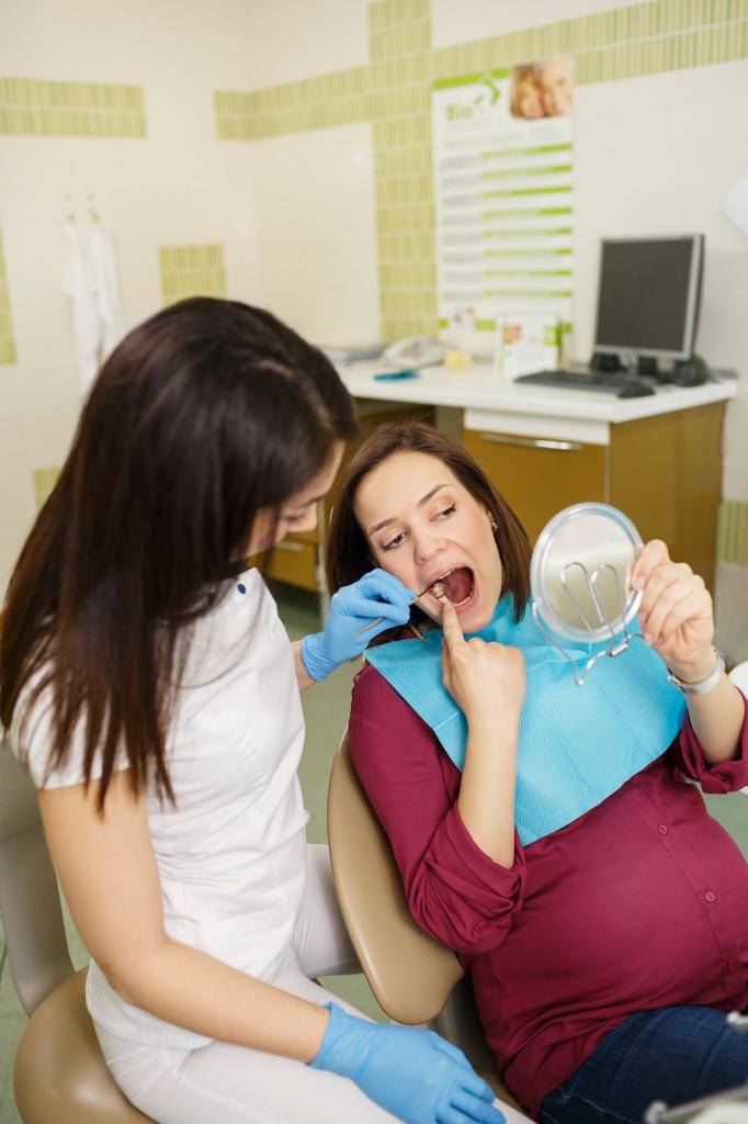 Лечение зубов при грудном вскармливании: анестезия, комаровский рекомендует