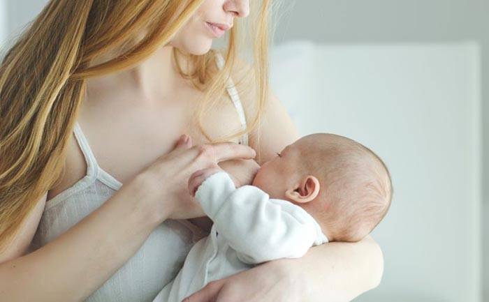 Можно ли перекормить ребенка грудным молоком?