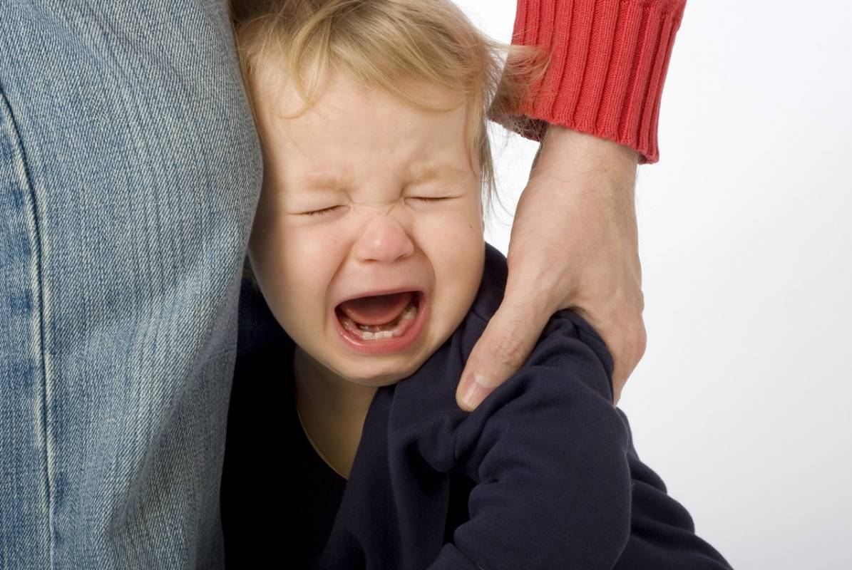Ребёнок плачет в детском саду: как помочь малышу?