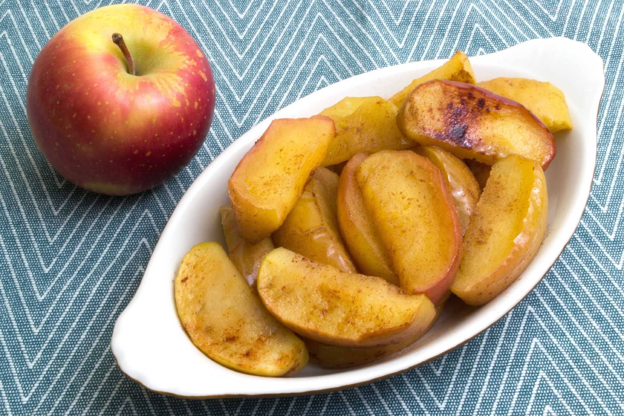 Десерт из яблок в микроволновке: вкусные и простые рецепты