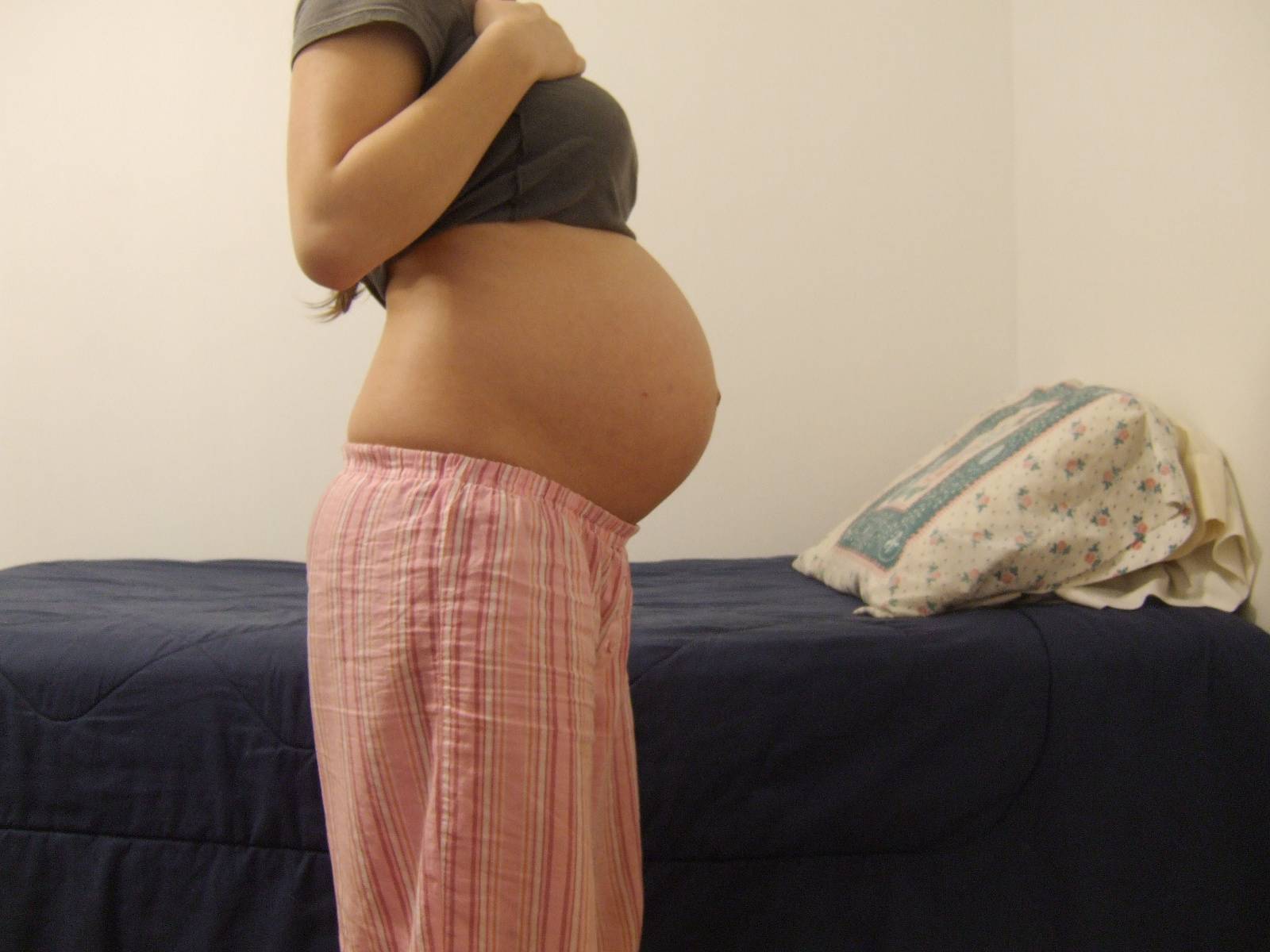 32 неделя беременности: сколько это месяцев, что происходит с ребенком, вес и рост плода / mama66.ru