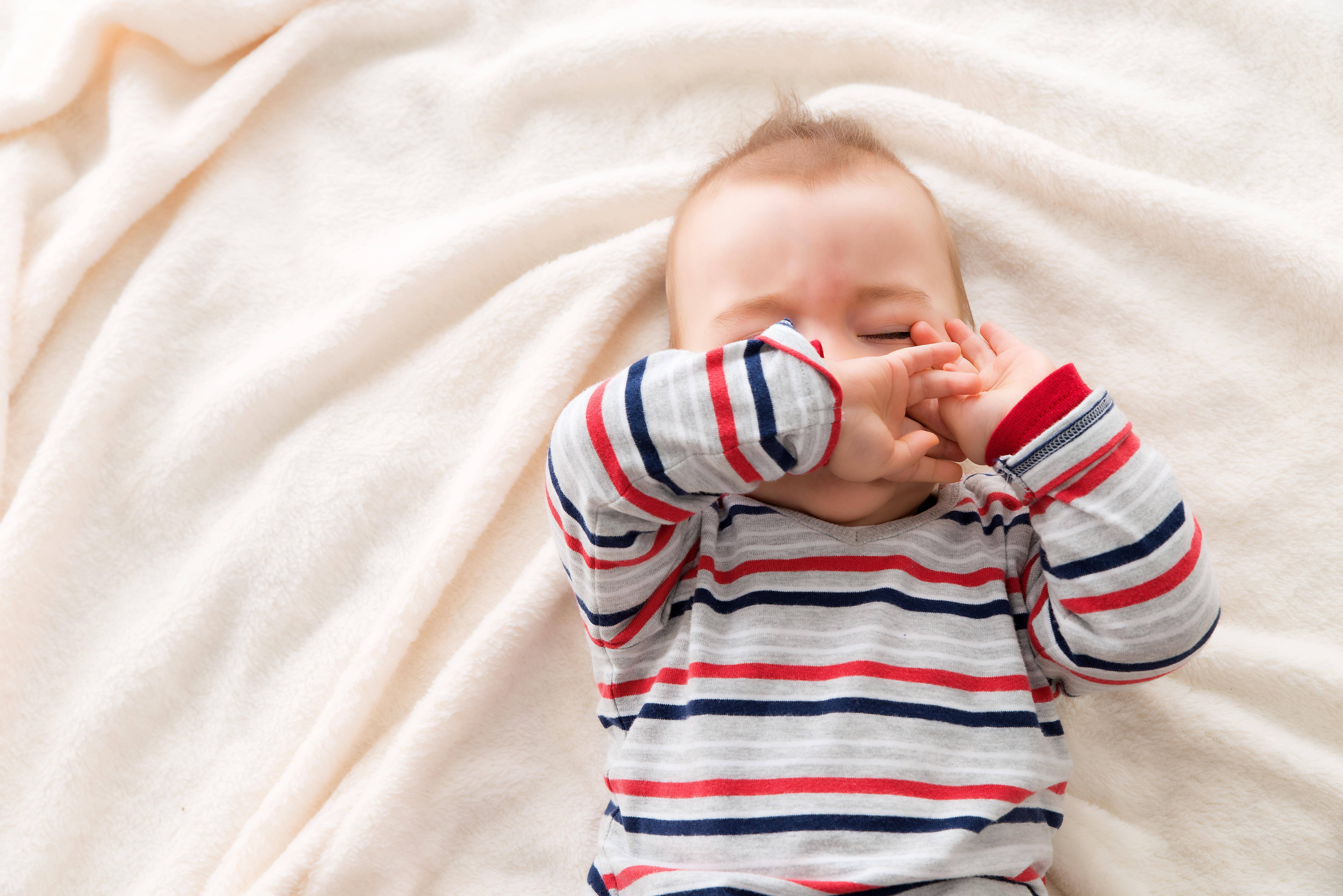 Как уложить ребенка спать без укачивания на руках | parents