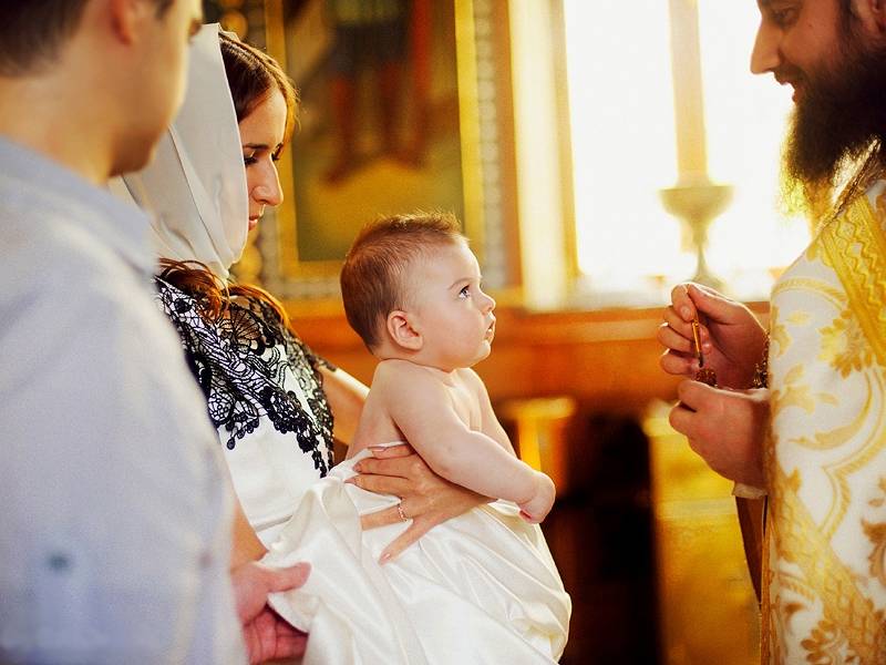 Примета крестить детей без крестных - что о ней думает церковь