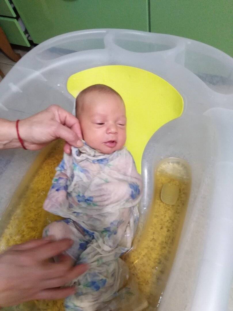 Температура купания новорожденных (воды и воздуха)