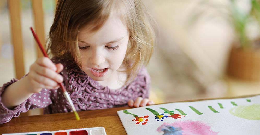 Стоит ли учить ребенка рисовать?