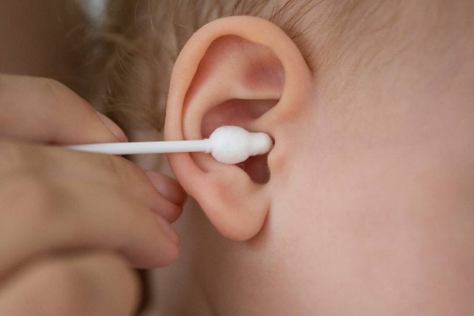 Можно ли чистить уши ребёнку | nutrilak
