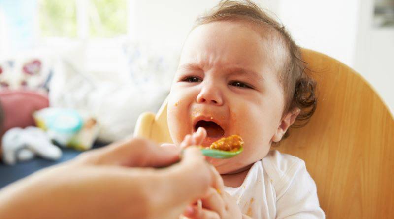 Ребенок не ест прикорм: правильный подход к решению проблемы