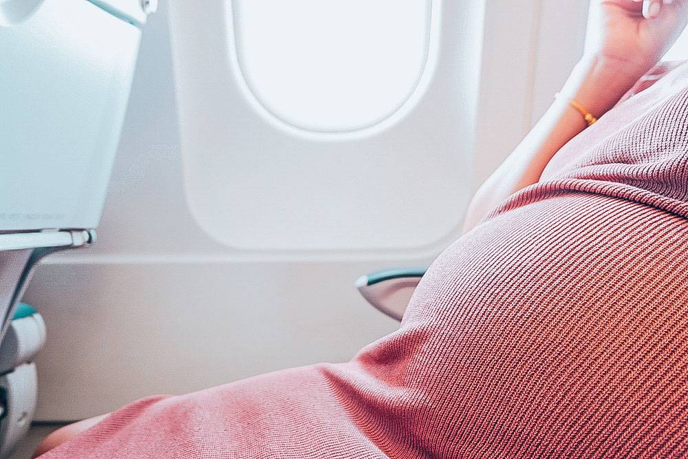 Можно ли совершать перелеты во время беременности?