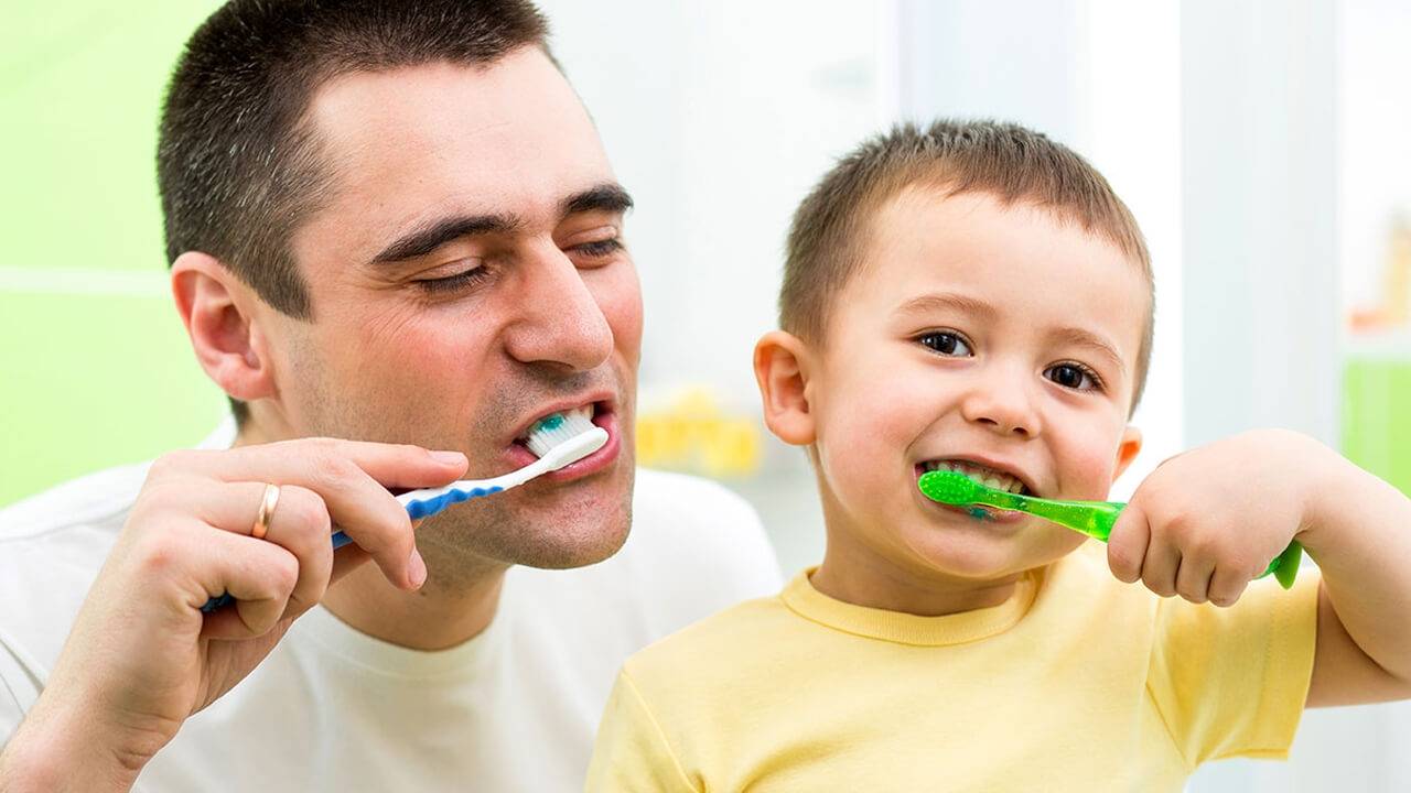 Консультация для родителей «12 эффективных способов приучить ребенка чистить зубы». воспитателям детских садов, школьным учителям и педагогам - маам.ру