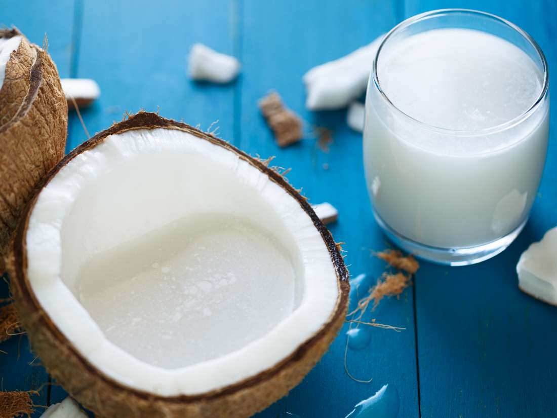 Как самому сделать кокосовое молоко из стружки и свежего кокоса: все секреты!