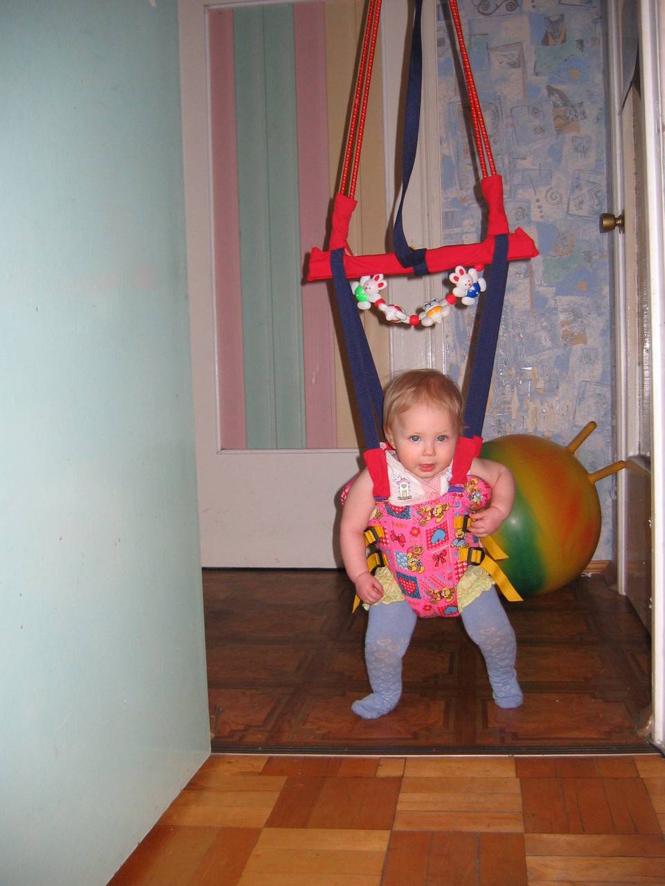 Прыгунки для детей: правила использования и обзор моделей