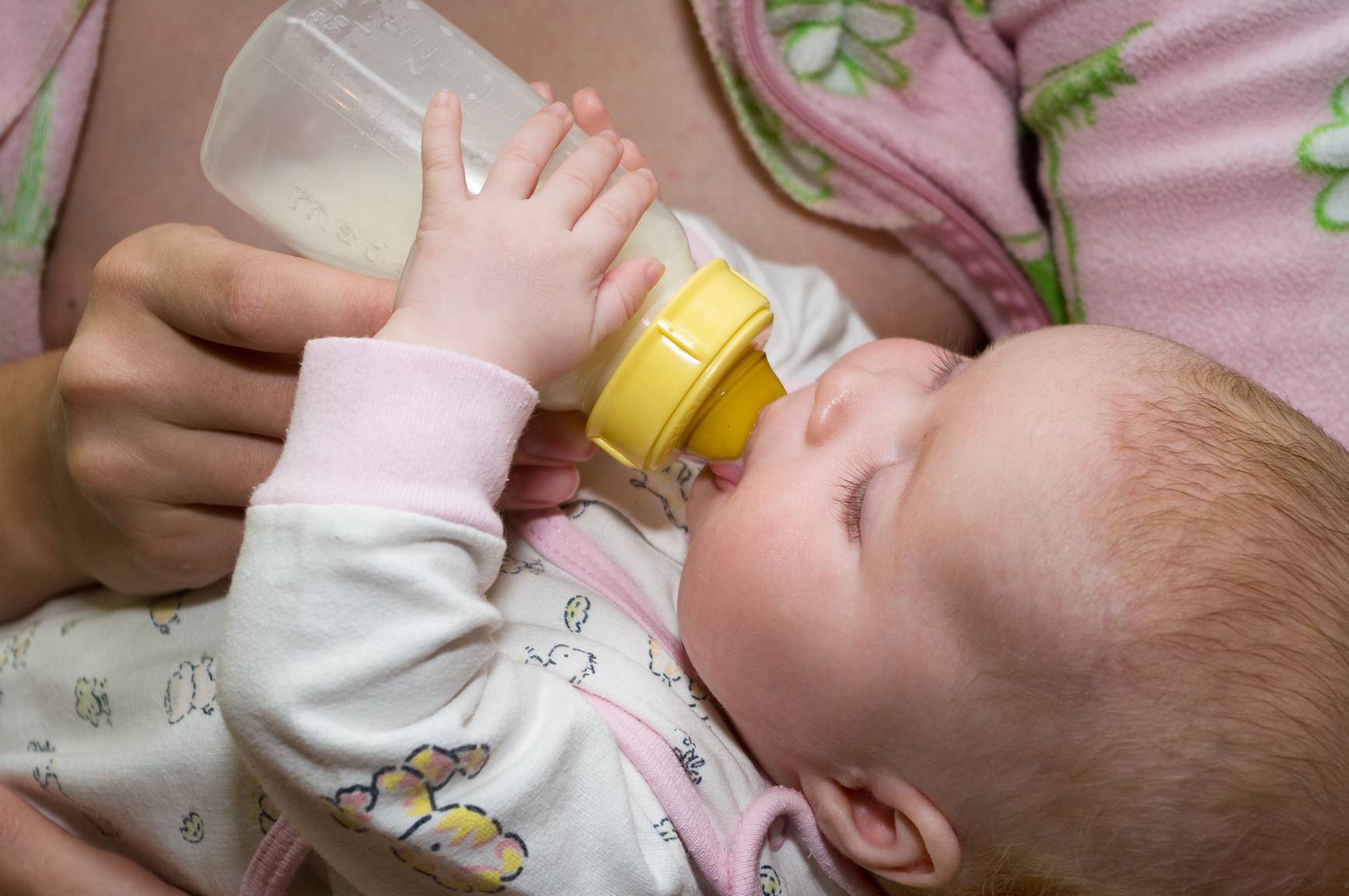 Как можно отучить ребенка от ночных кормлений из бутылочки