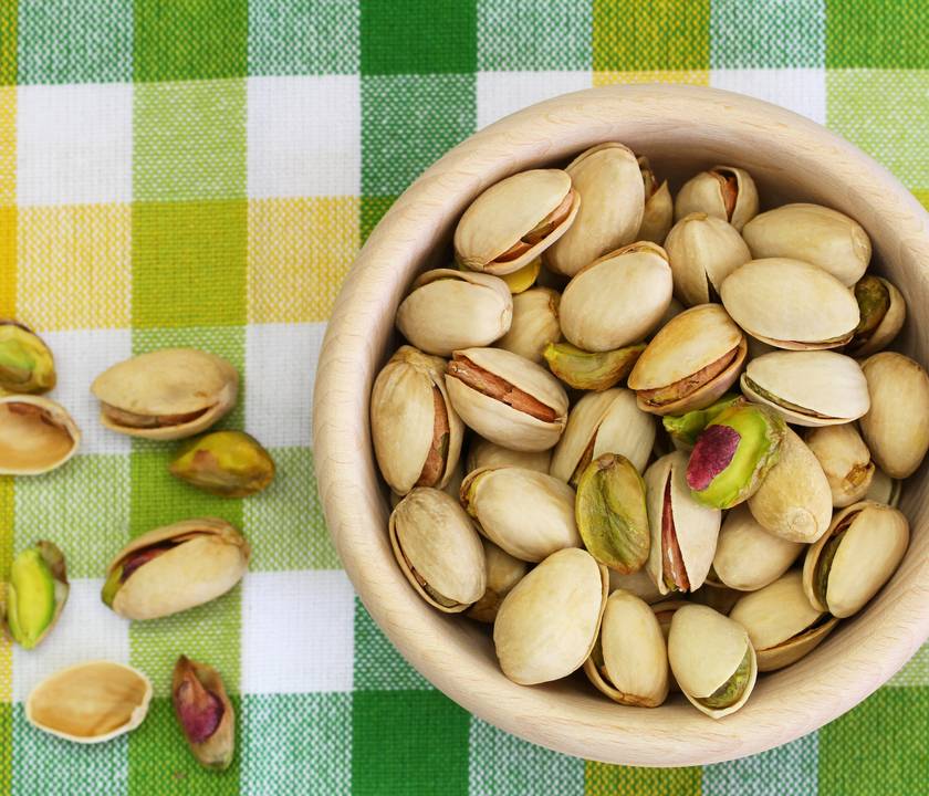 Какие орехи можно кушать кормящей маме при грудном вскармливании: составляем список безопасных орешков при лактации