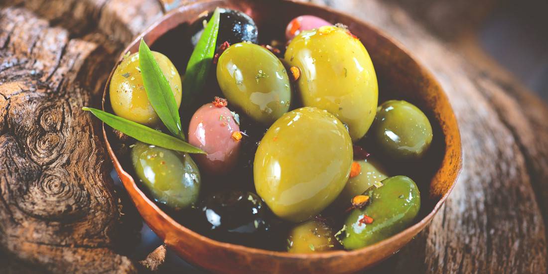 Можно ли кормящей маме оливье при грудном вскармливании?