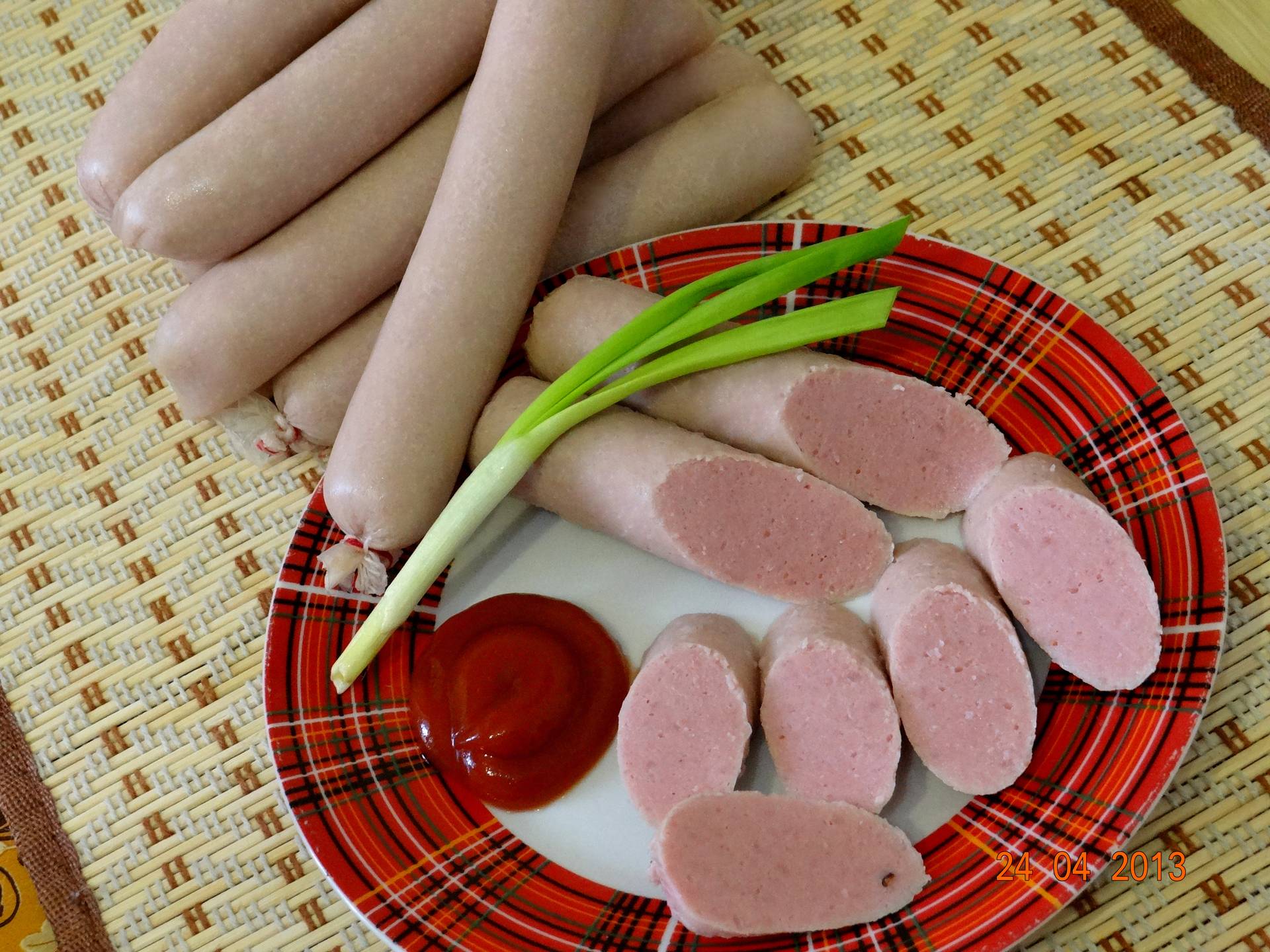 Детские куриные сосиски в пищевой пленке рецепт. домашние сосиски из куриной грудки. домашние говяжьи сосиски: рецепт