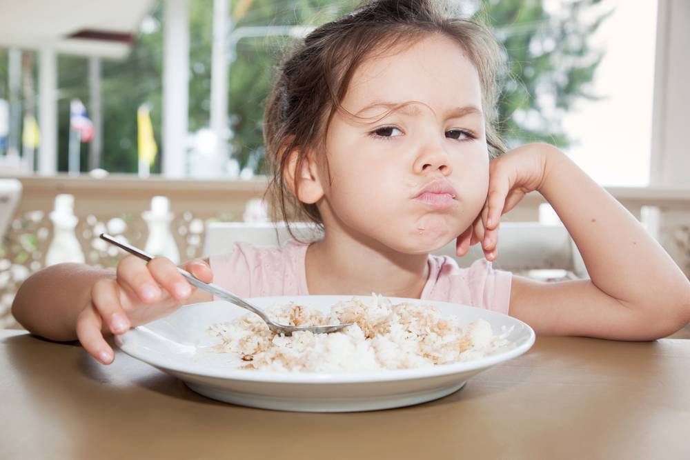 Ребенок плохо ест: причины, мнение специалистов, лечение, народные средства, рекомендации