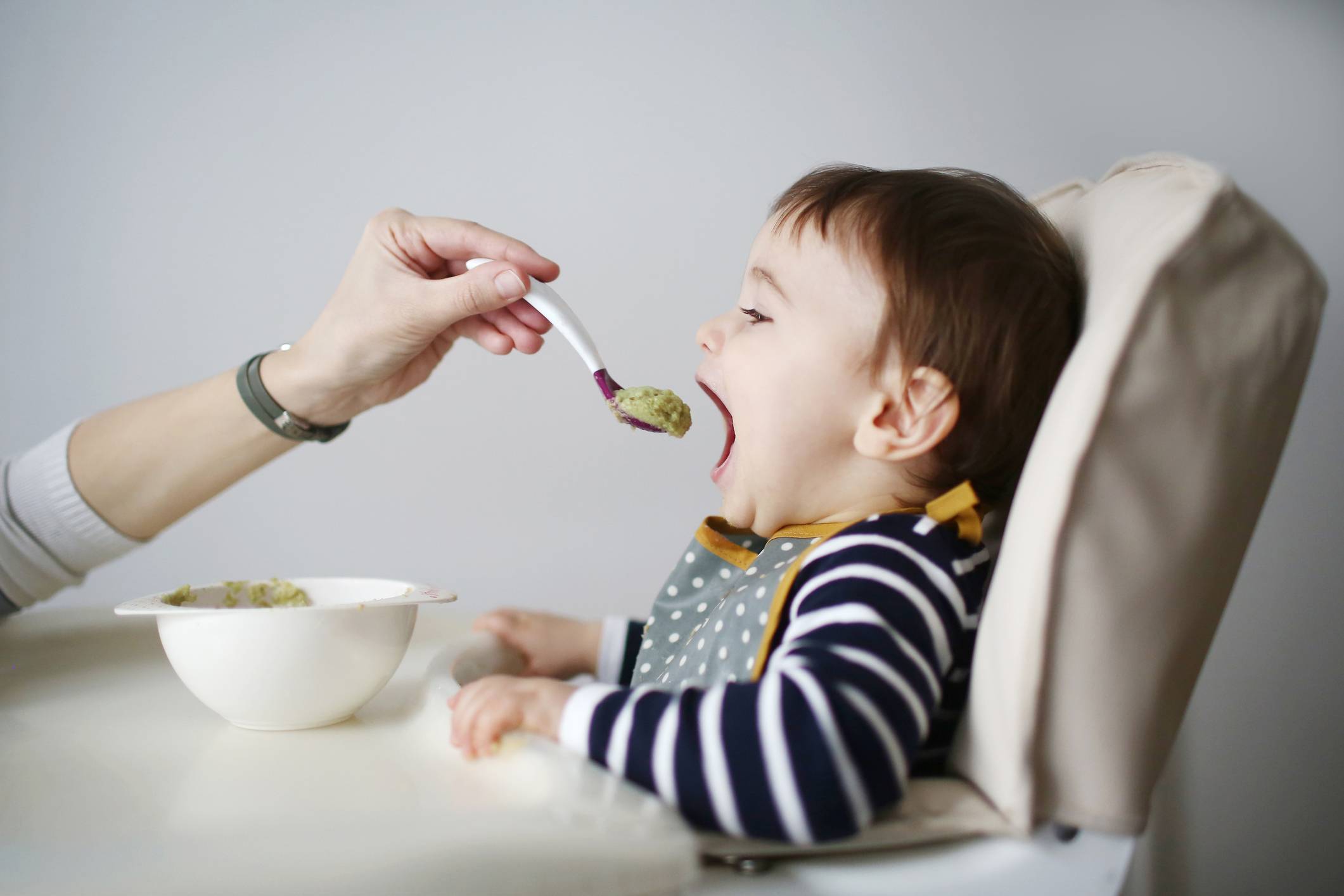 Ребенок плохо ест | причины плохого аппетита у новорожденного ребёнка