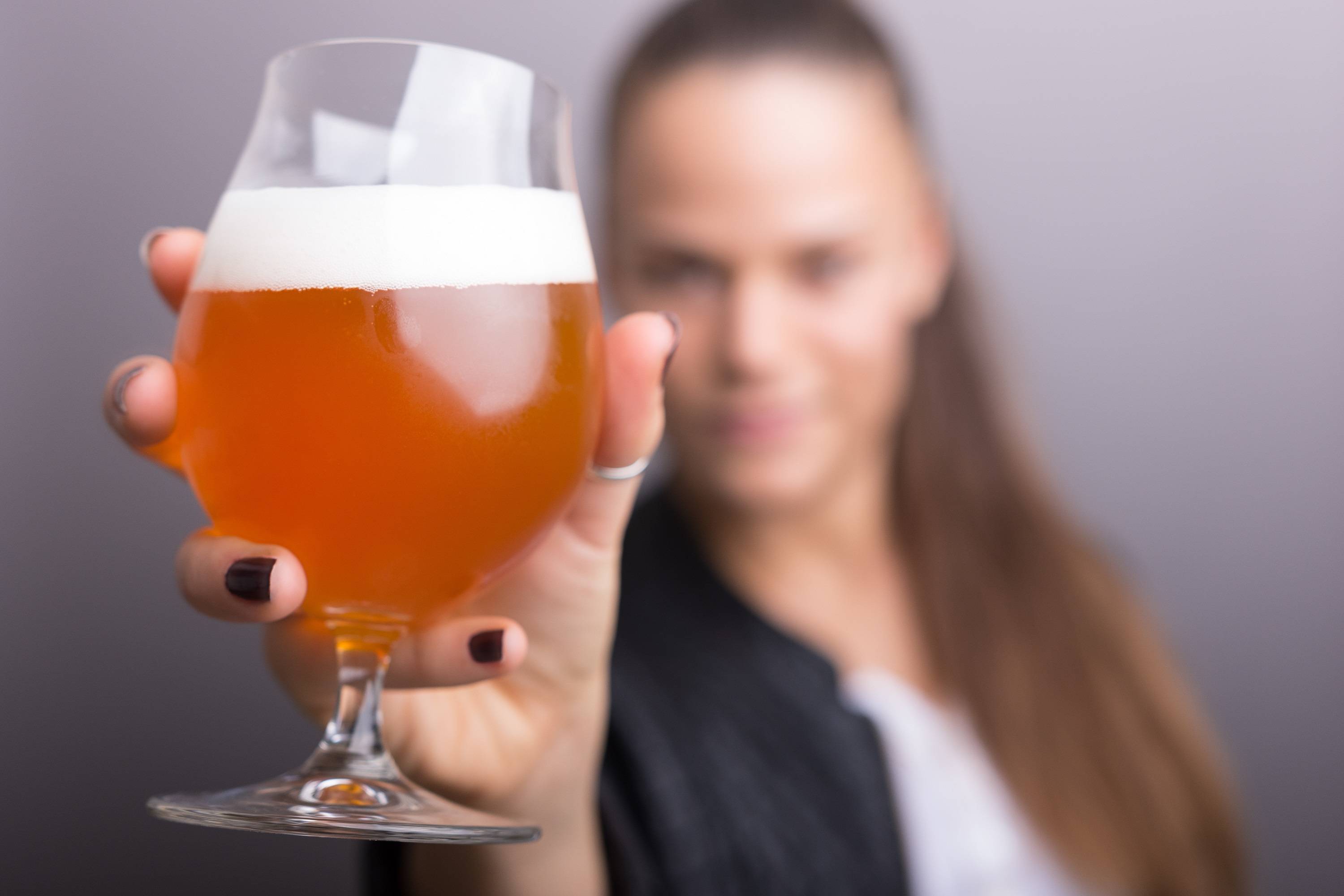 Разрешено ли безалкогольное пиво кормящей матери