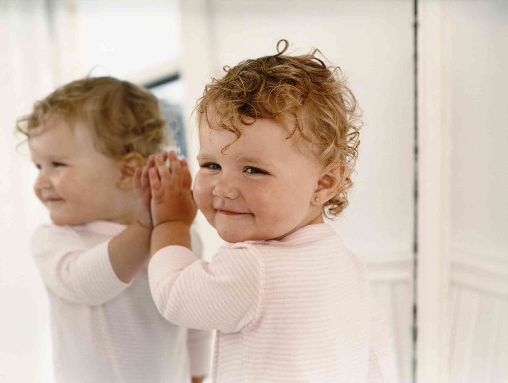 Почему нельзя показывать ребенка в зеркало | главный перинатальный - всё про беременность и роды