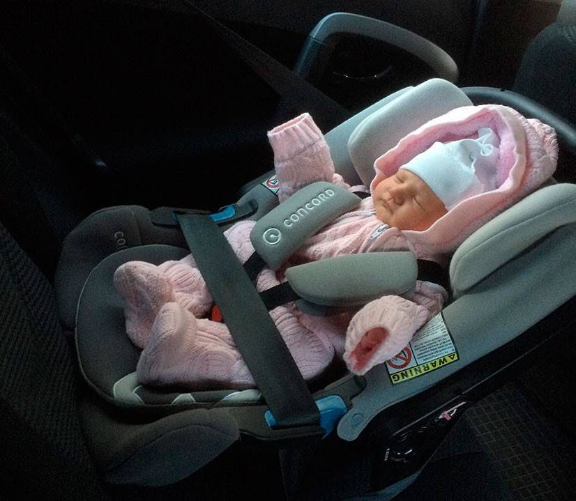 Как перевозить грудного ребёнка в машине: правила перевозки