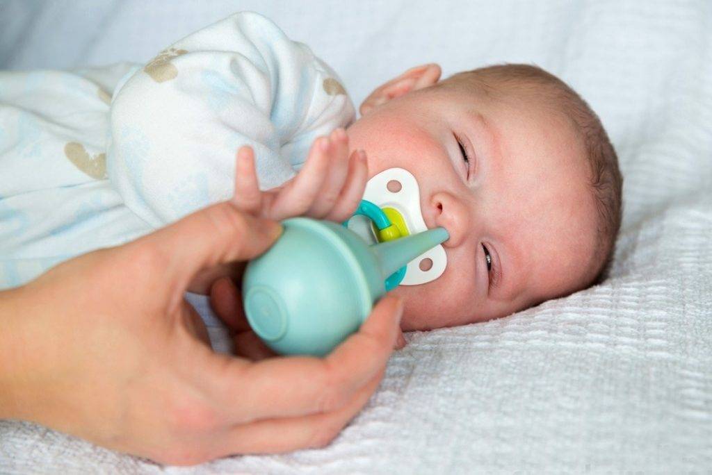 Как чистить носик новорожденному: 4 способа