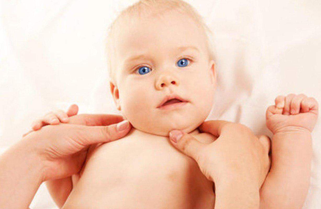 Кривошея у грудных детей: причины, диагностика и лечение патологии
