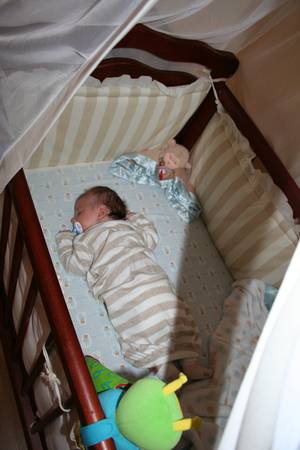 Как приучить ребенка спать в своей кроватке: 4 успешных шага и частые ошибки родителей