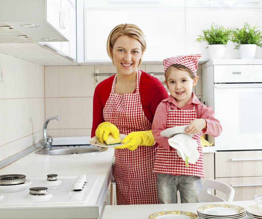 Почему дети должны помогать родителям. как приучить ребенка помогать по дому — советы психолога