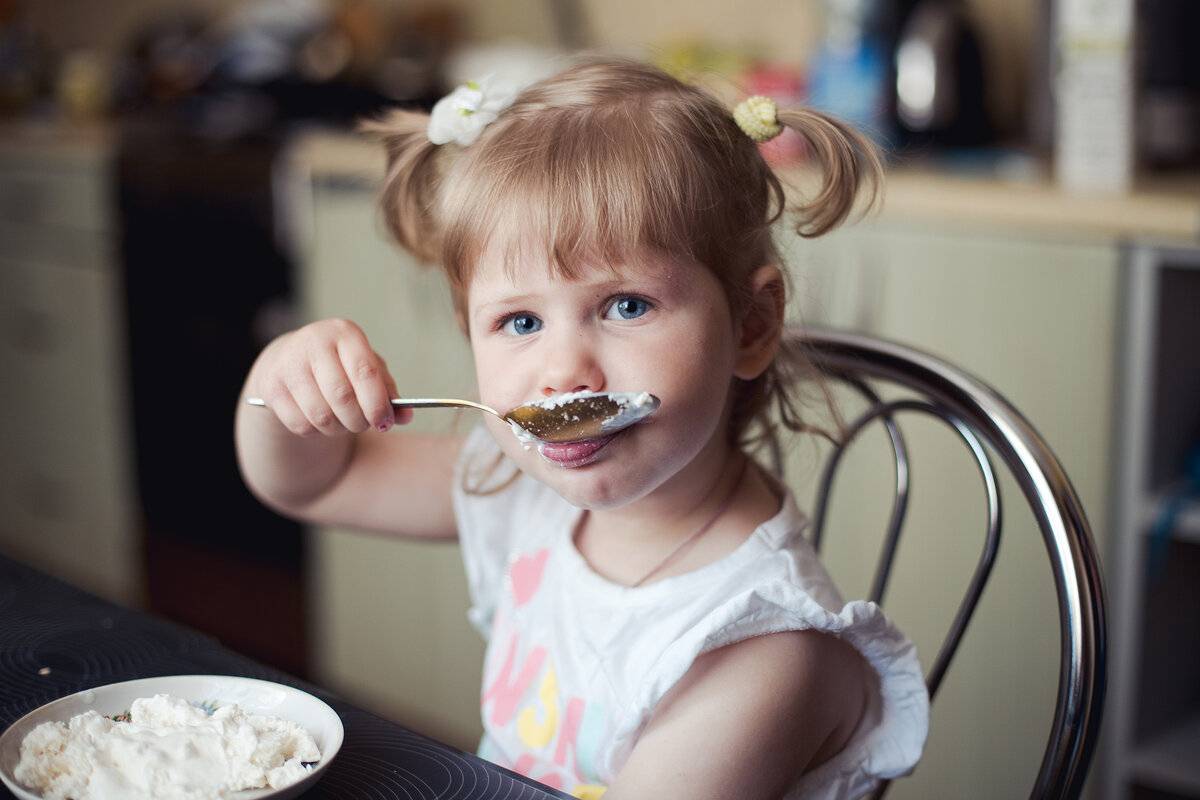 Должен ли ребенок кушать творог? - спроси у бывалых - страна мам