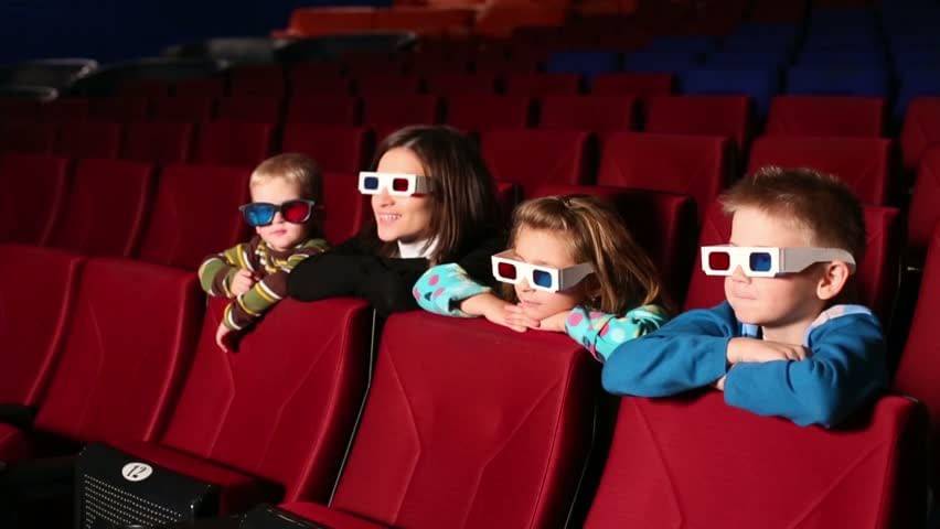 До какого возраста бесплатные билеты в кино детям - права россиян
