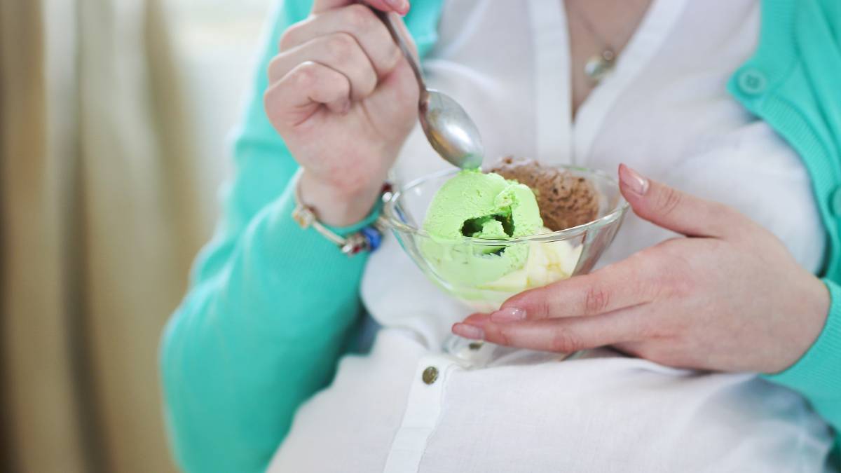 Можно ли есть мороженое при беременности: польза, вред, противопоказания, способы употребления беременной женщиной мороженого
