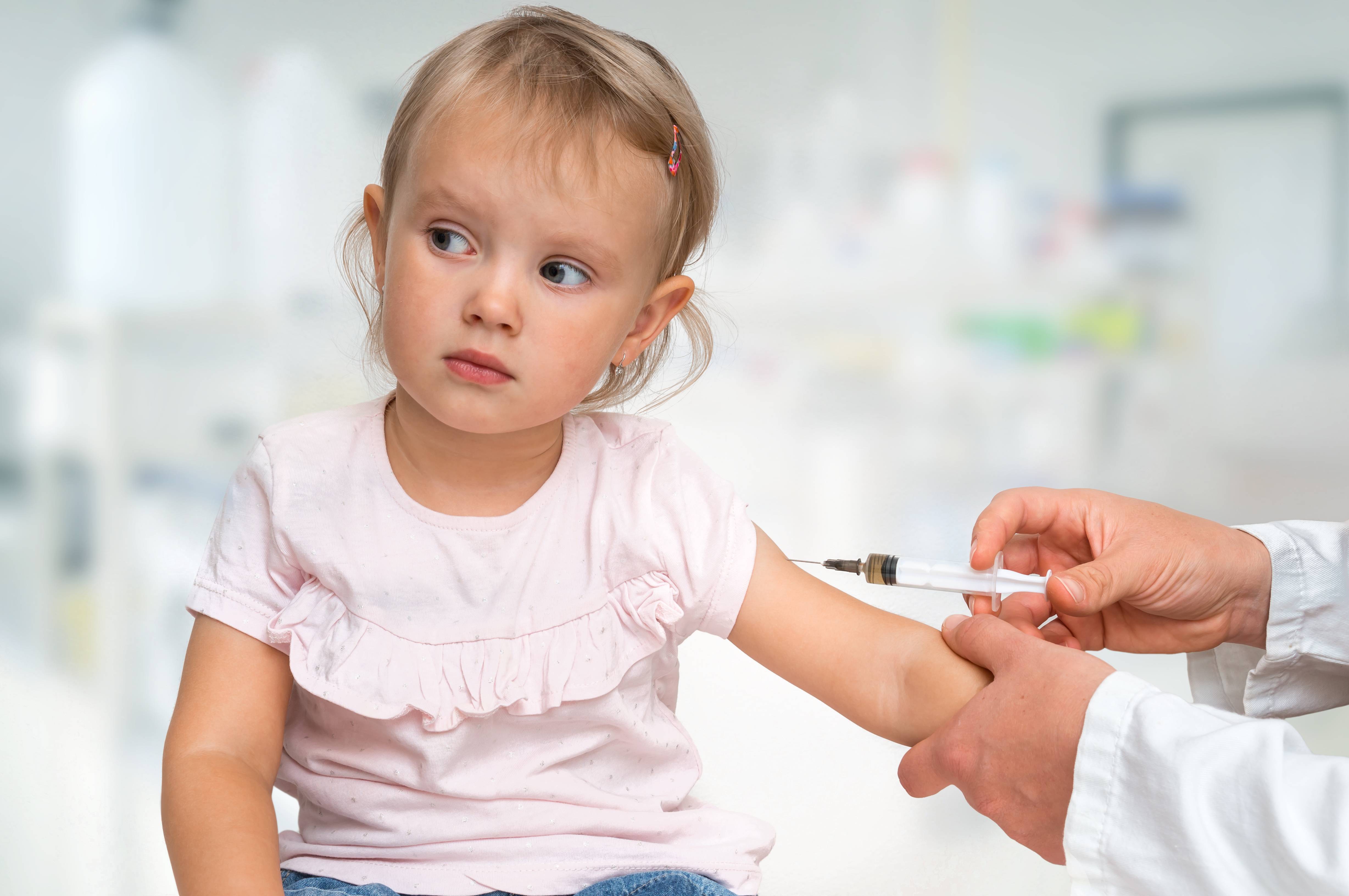 Календарь прививок и обследований детей от года до 3 лет