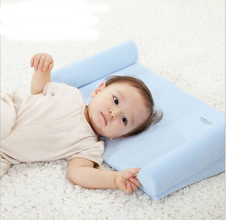 Невролог рассказал, с какого возраста и на какой подушке должен спать ребенок: как использовать и с какого возраста?