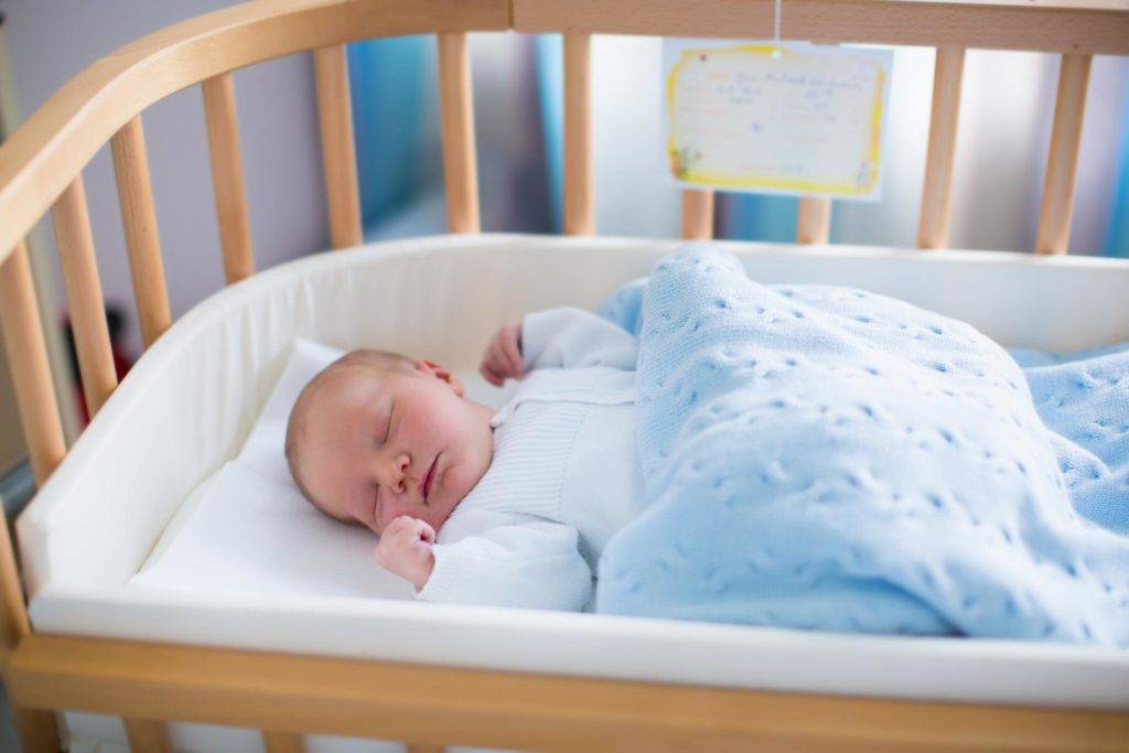 Как приучить ребенка спать в своей кроватке, самостоятельно засыпать?