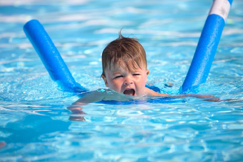 Как научить детей плавать в 3-5 лет: упражнения и советы