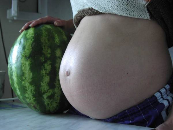 Как и сколько можно есть арбузы беременным?