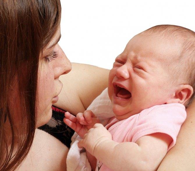 Почему ребенок не берет грудь, психует и плачет? и как ему помочь?