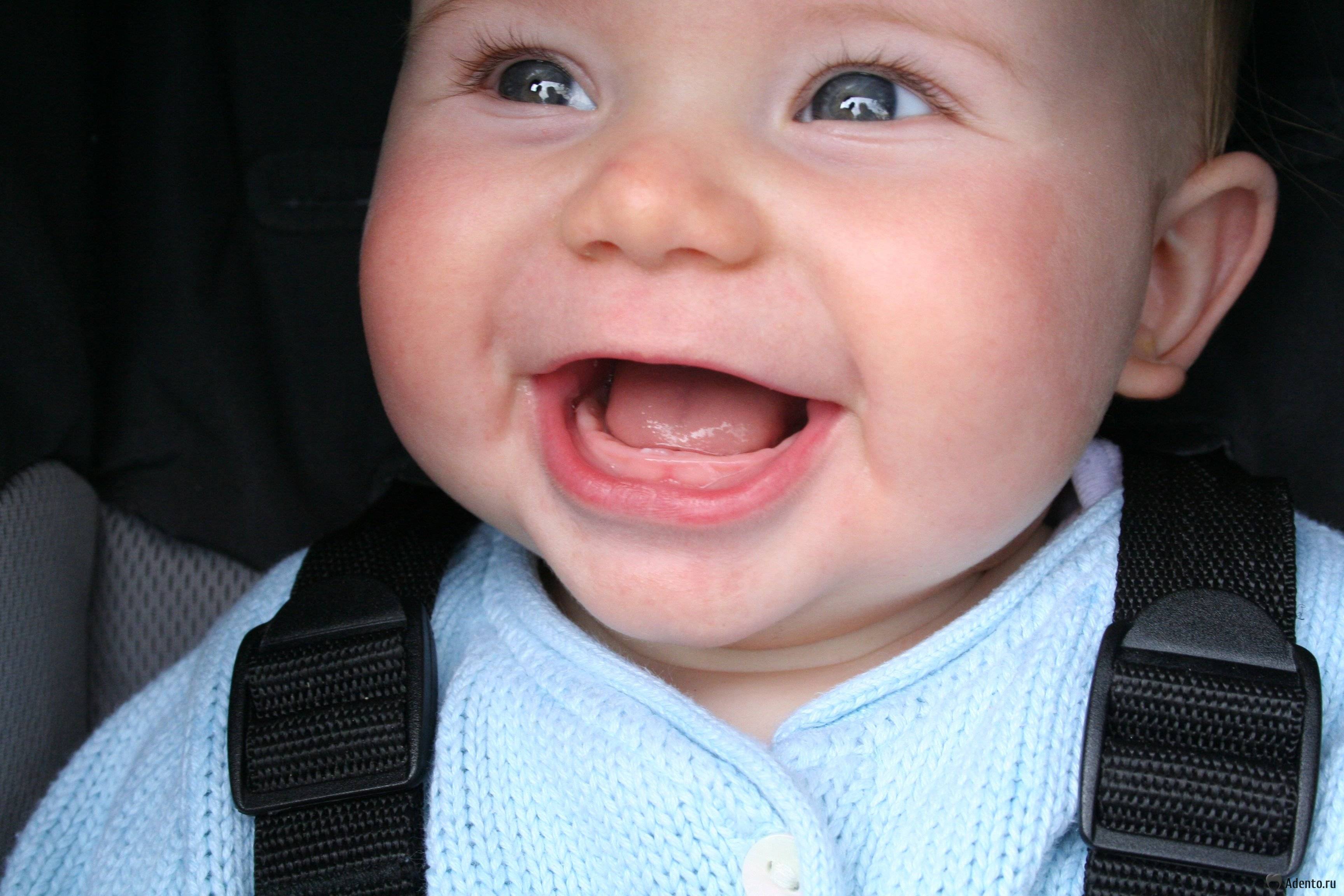 Прорезывание зубов у малышей – симптомы | babydent