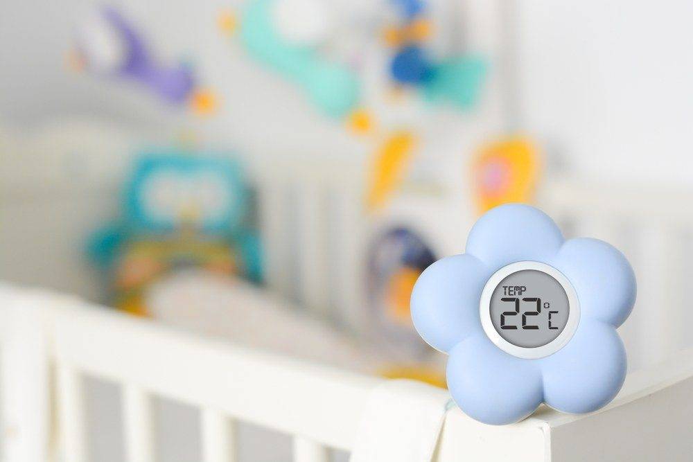 Оптимальная температура в комнате для новорожденного ребенка летом