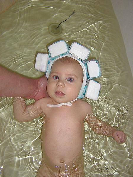 Шапочка из пенопласта для купания новорожденных своими руками