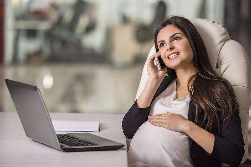 Можно ли беременным работать за компьютером: сколько можно сидеть на работе и смотреть в монитор компьютера дома без риска для здоровья, как часто делать перерыв