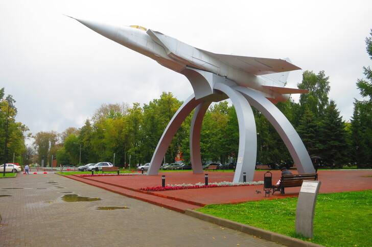 Чкалова пермь. Памятник миг на взлете. Миг на взлете Пермь. Самолет на взлете Пермь. Город Пермь с самолёта.