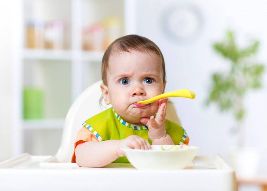 Что делать, если ребёнок не ест прикорм: мнение комаровского