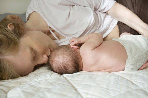 Как уложить грудничка спать днем после кормления или ночью без укачивания